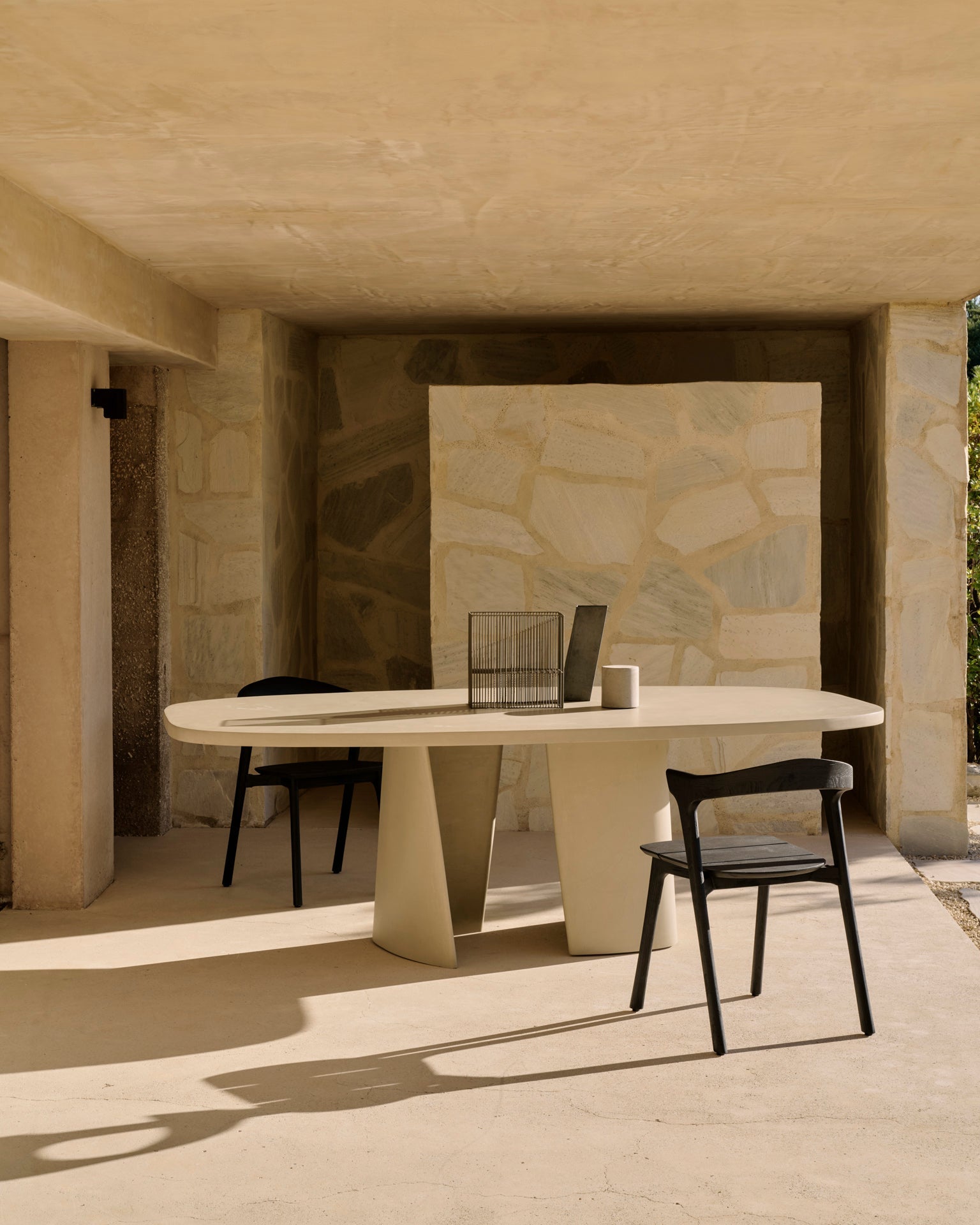 Ethnicraft | Canyon outdoor dining table | 230x115cm