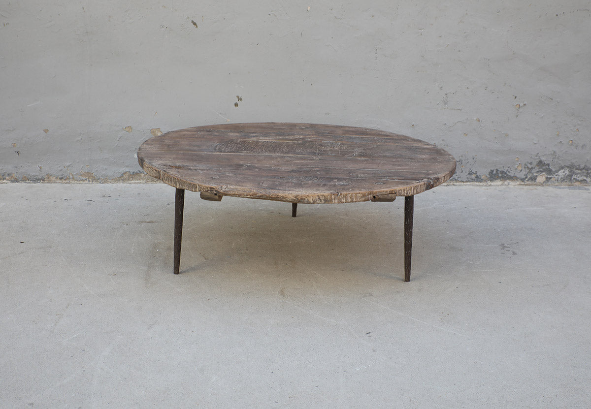 Round coffee table