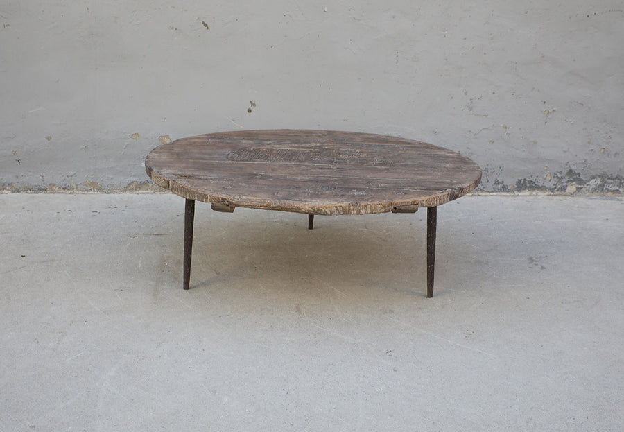 Round coffee table