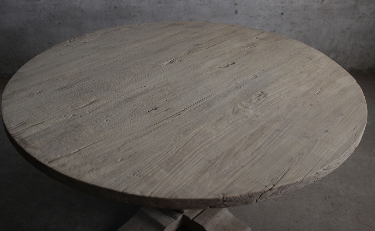 Table around 150 – image 2