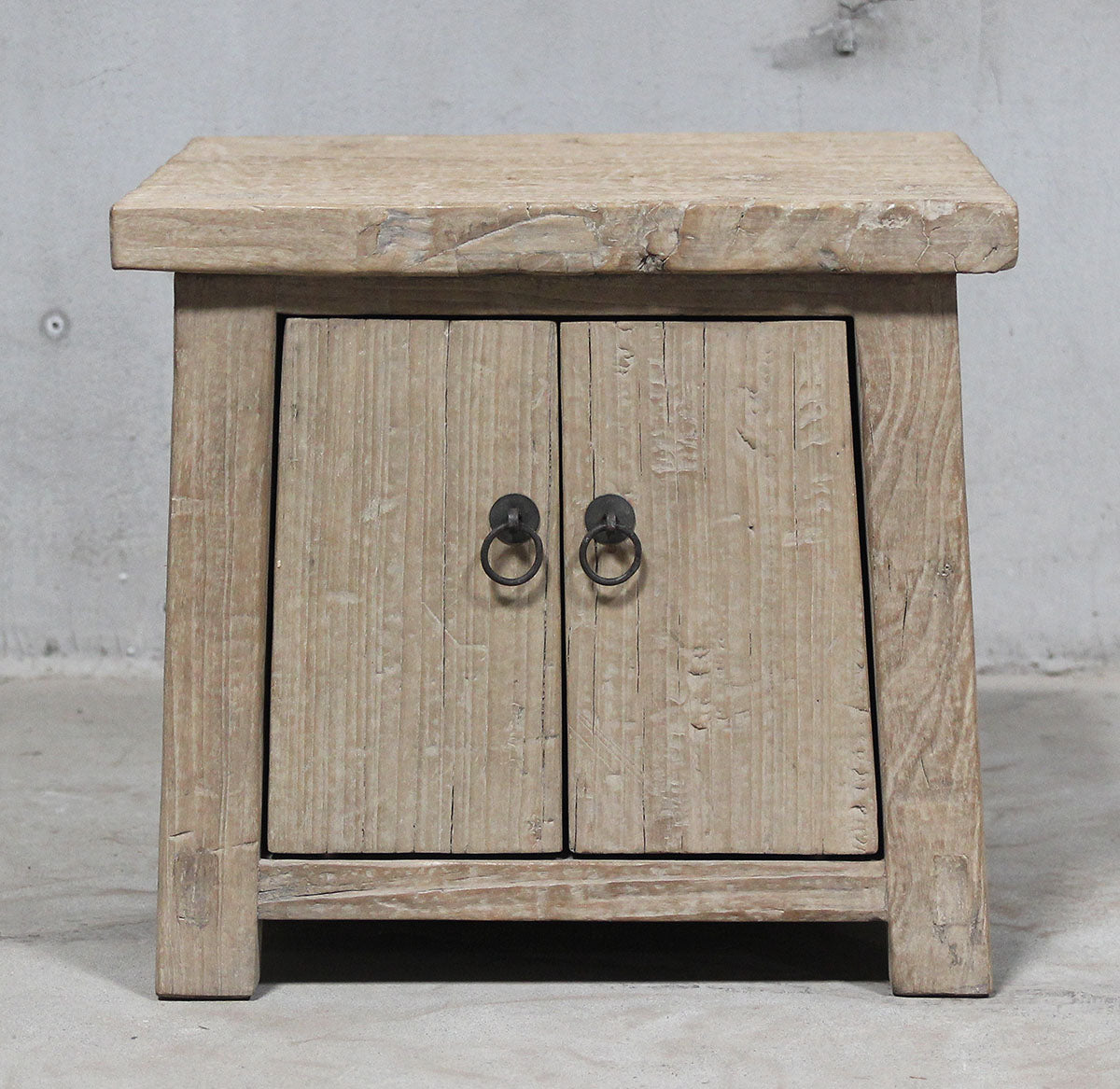 Side table 2 doors – image 2