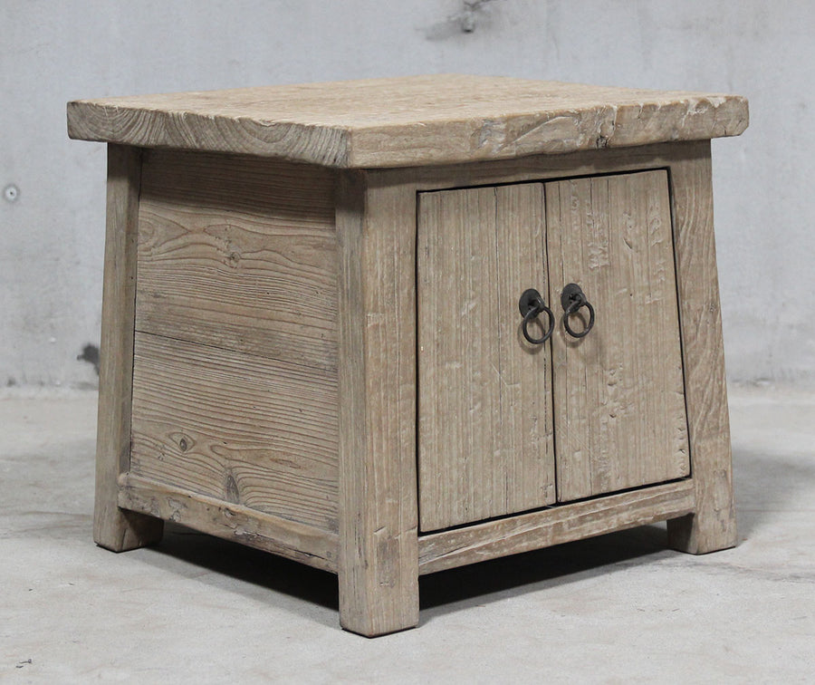 Side table 2 doors