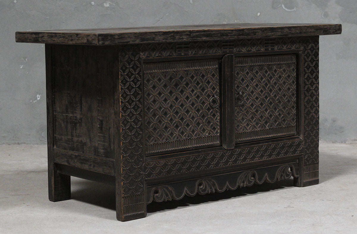 TV cabinet carving – image 2