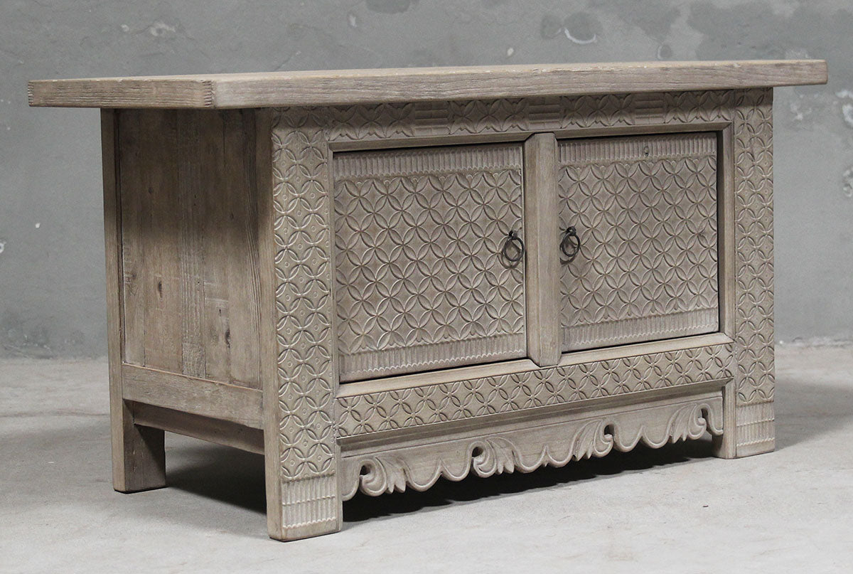 TV cabinet carving – image 2