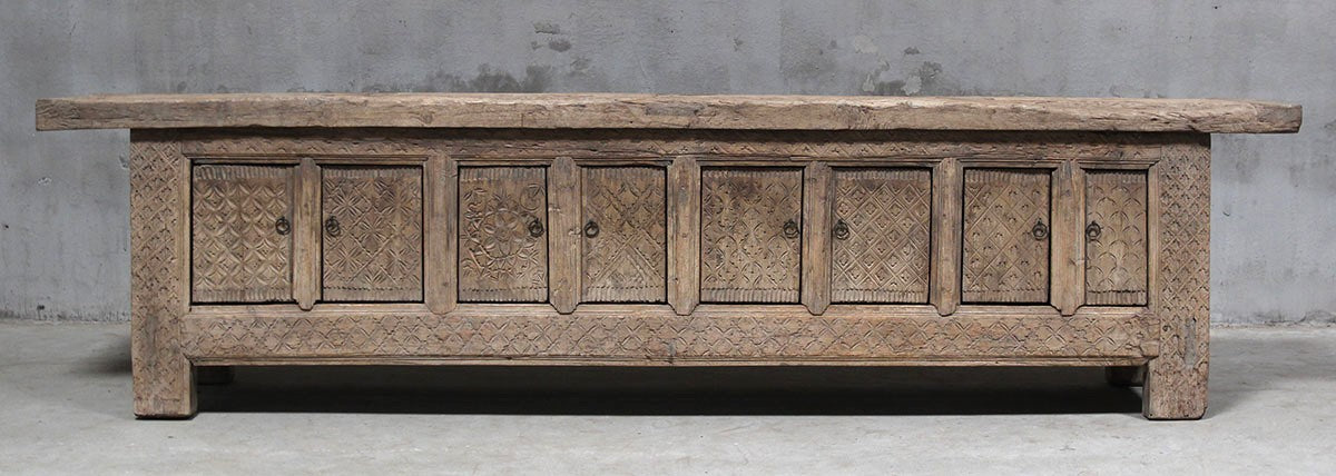 Carved TV cabinet XL