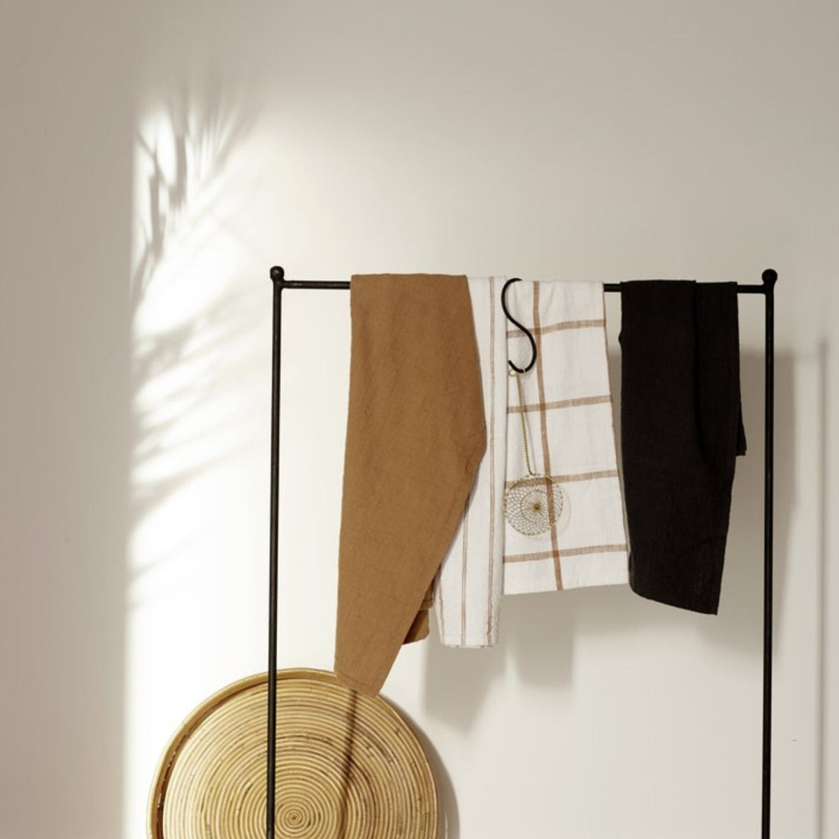 Iron Rail Black | 80x115cm