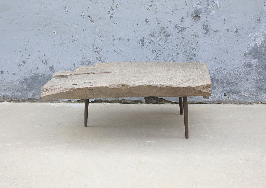 Coffee table pointed leg