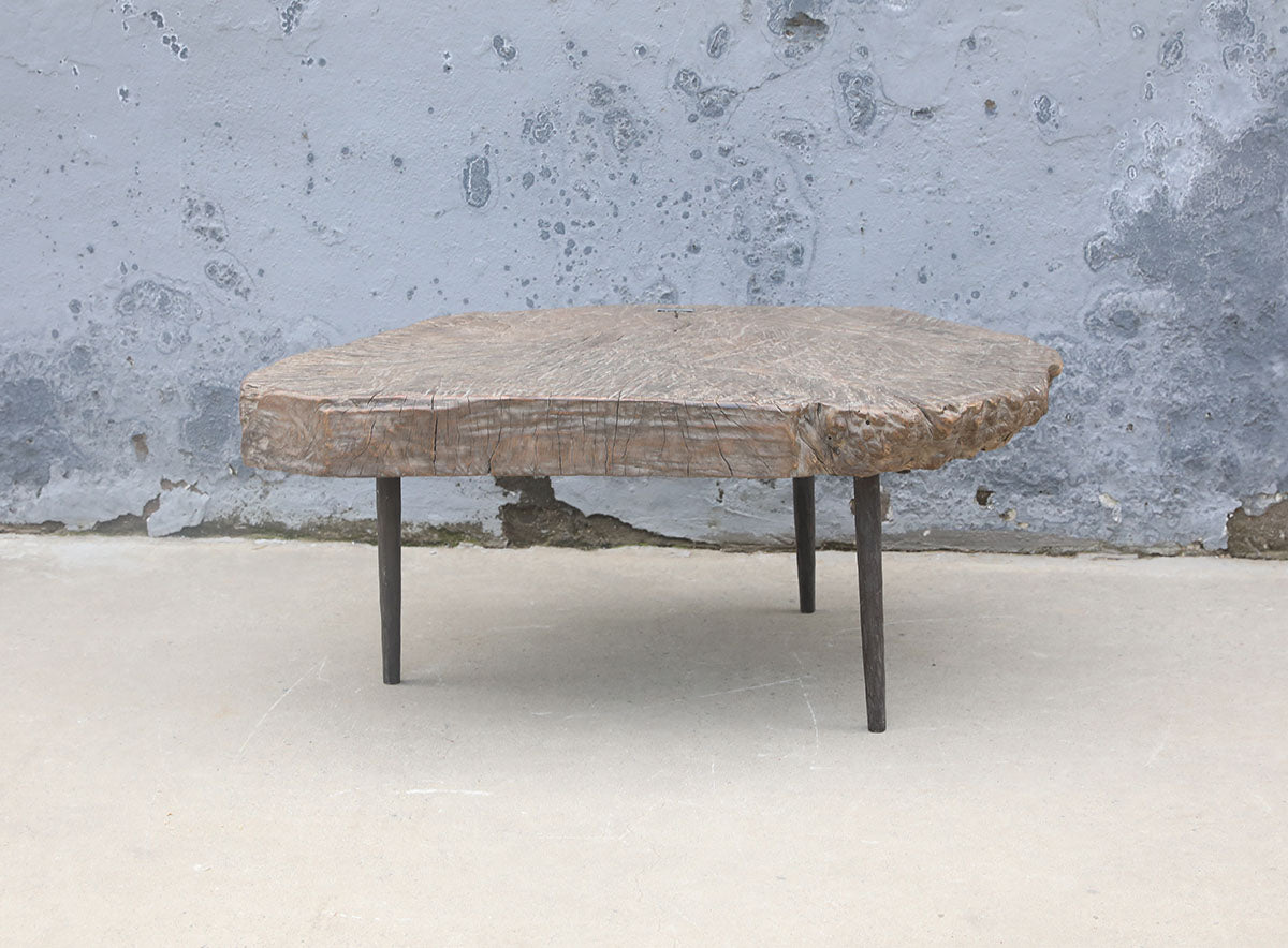 Coffee table pointed leg