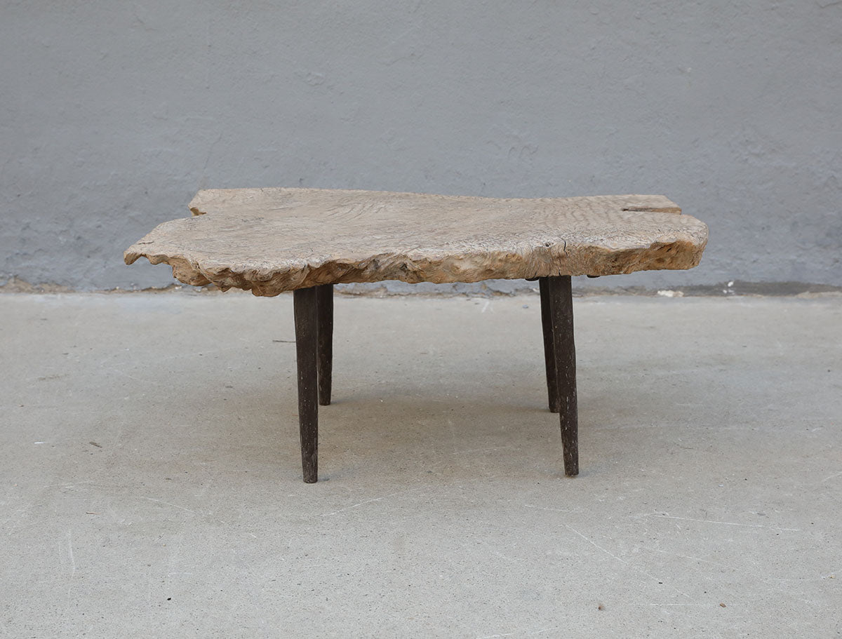 Coffee table pointed leg