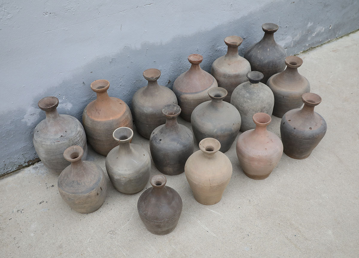 Old wine jugs – image 2