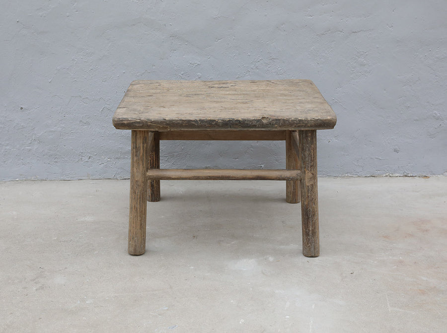 Corner table