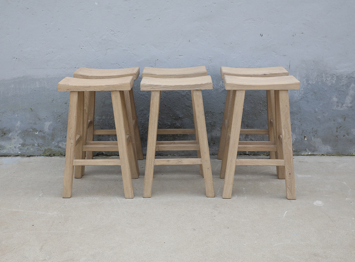 Bar stool saddle