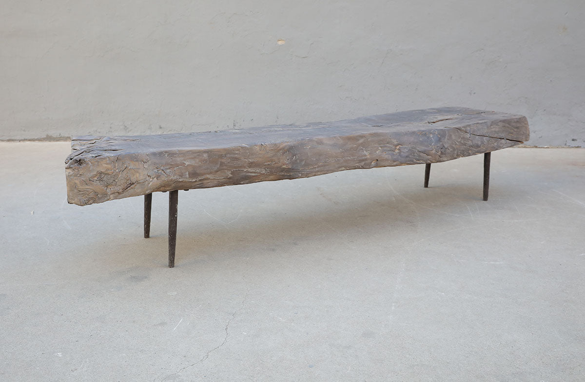 Coffee table pointed leg