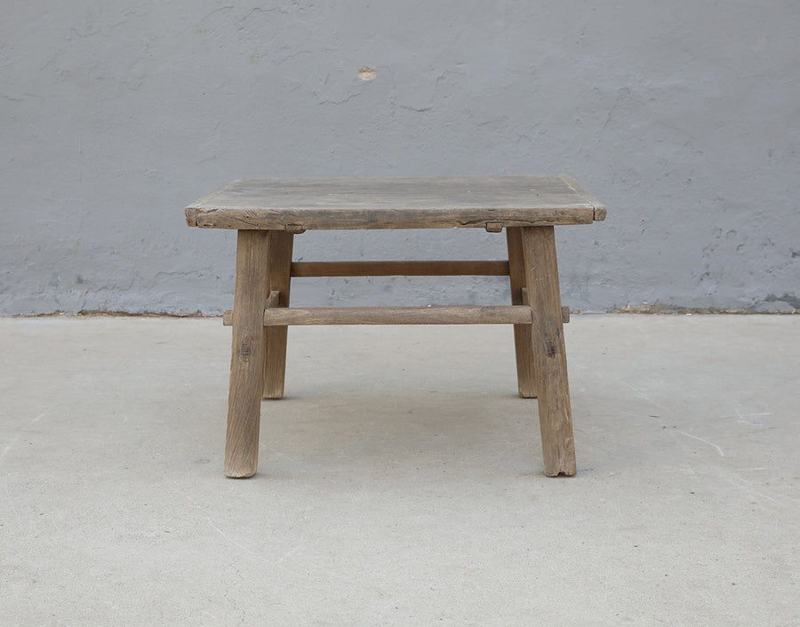 Corner table