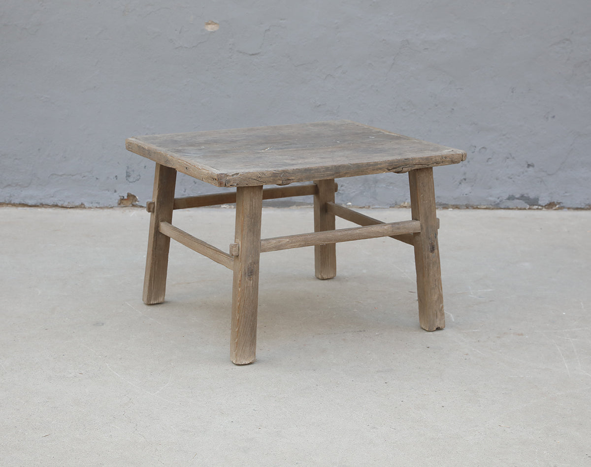 Corner table – image 2