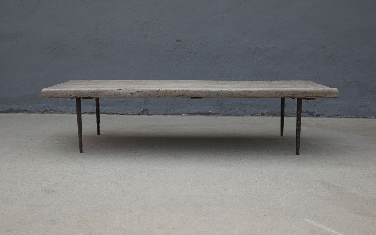 Coffee table pointed leg