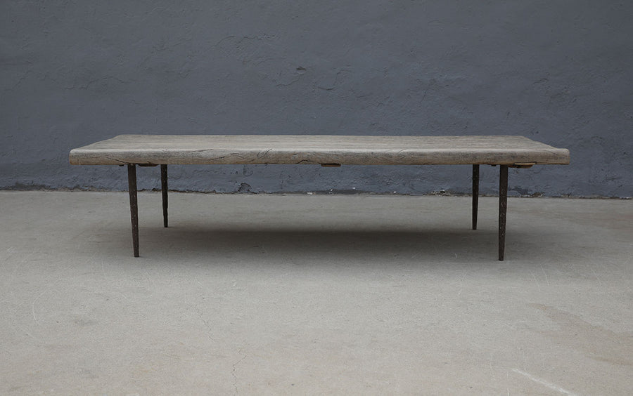 Coffee table pointed leg