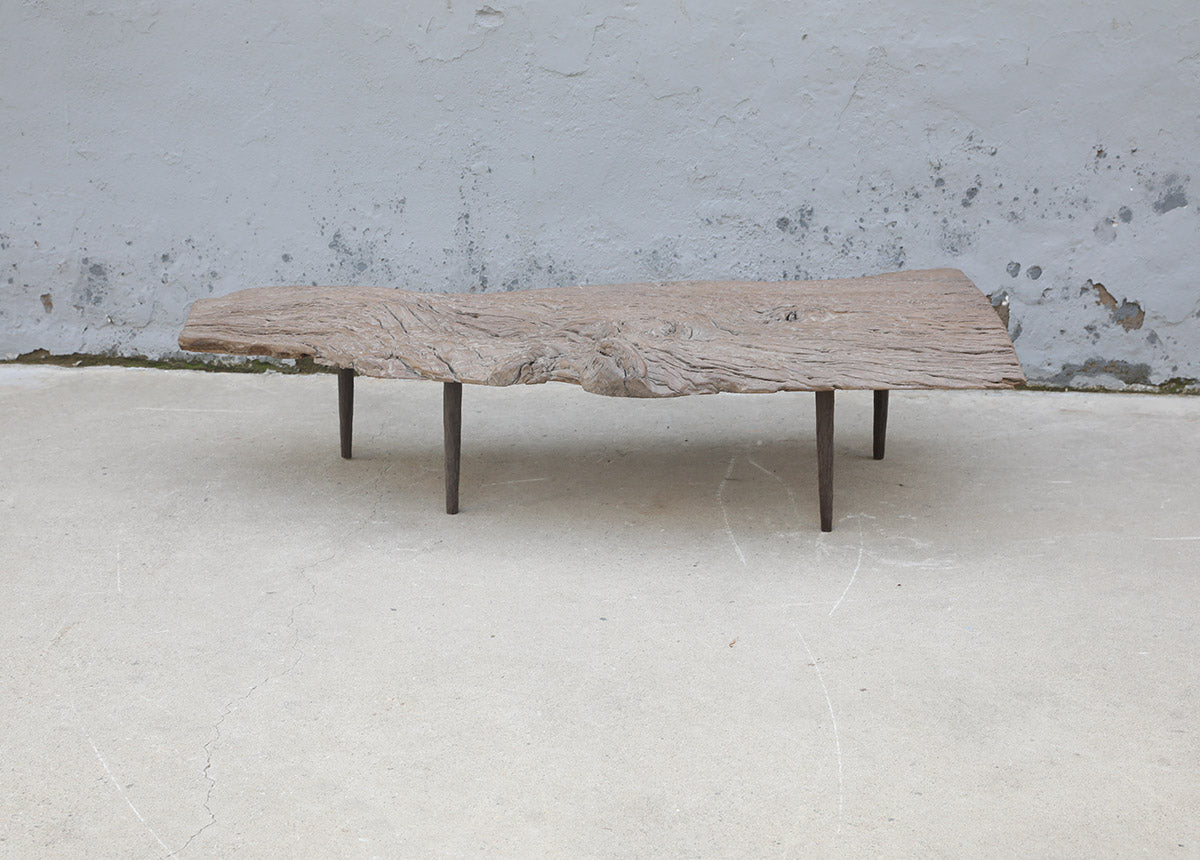 Coffee table pointed leg