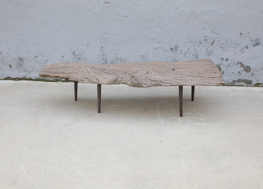 Coffee table pointed leg