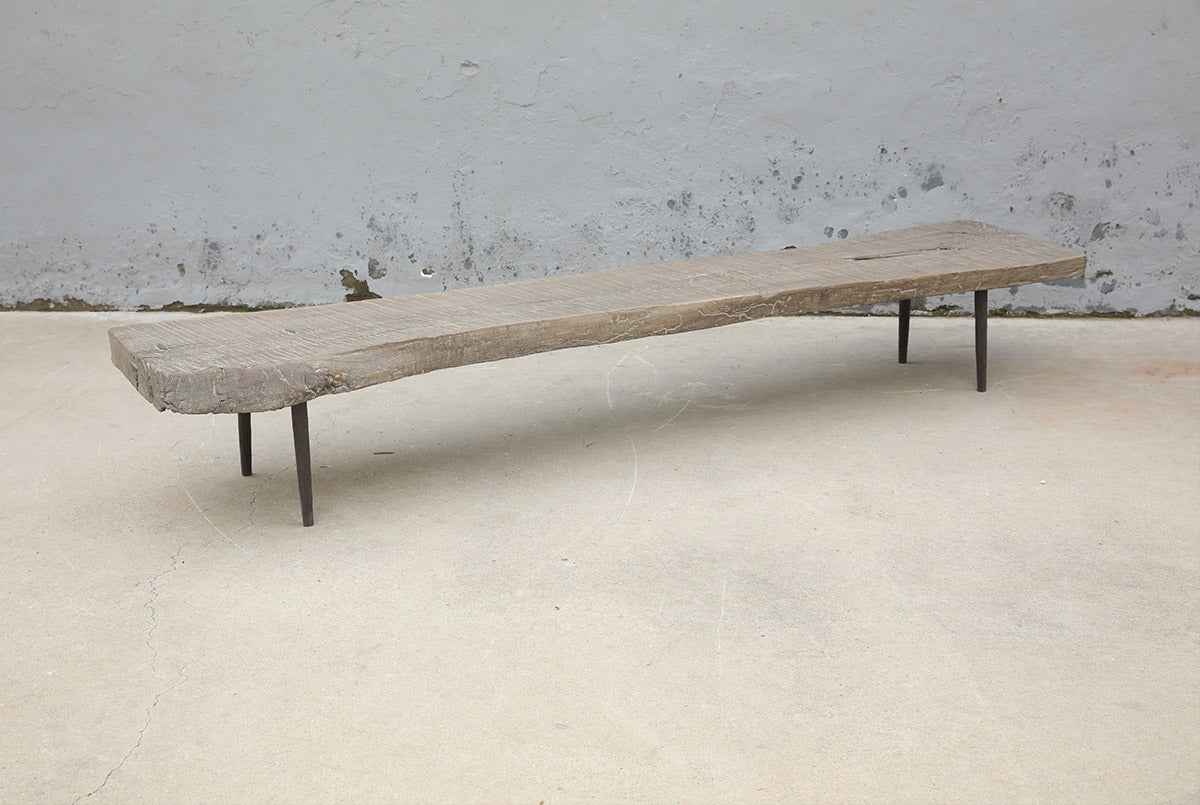 Coffee table pointed leg