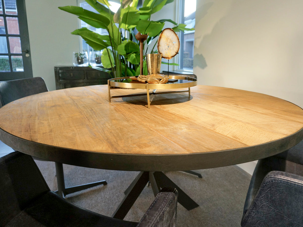 STEEL Round Dinner Table – image 3