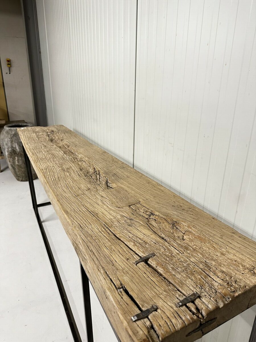 Console table – image 2